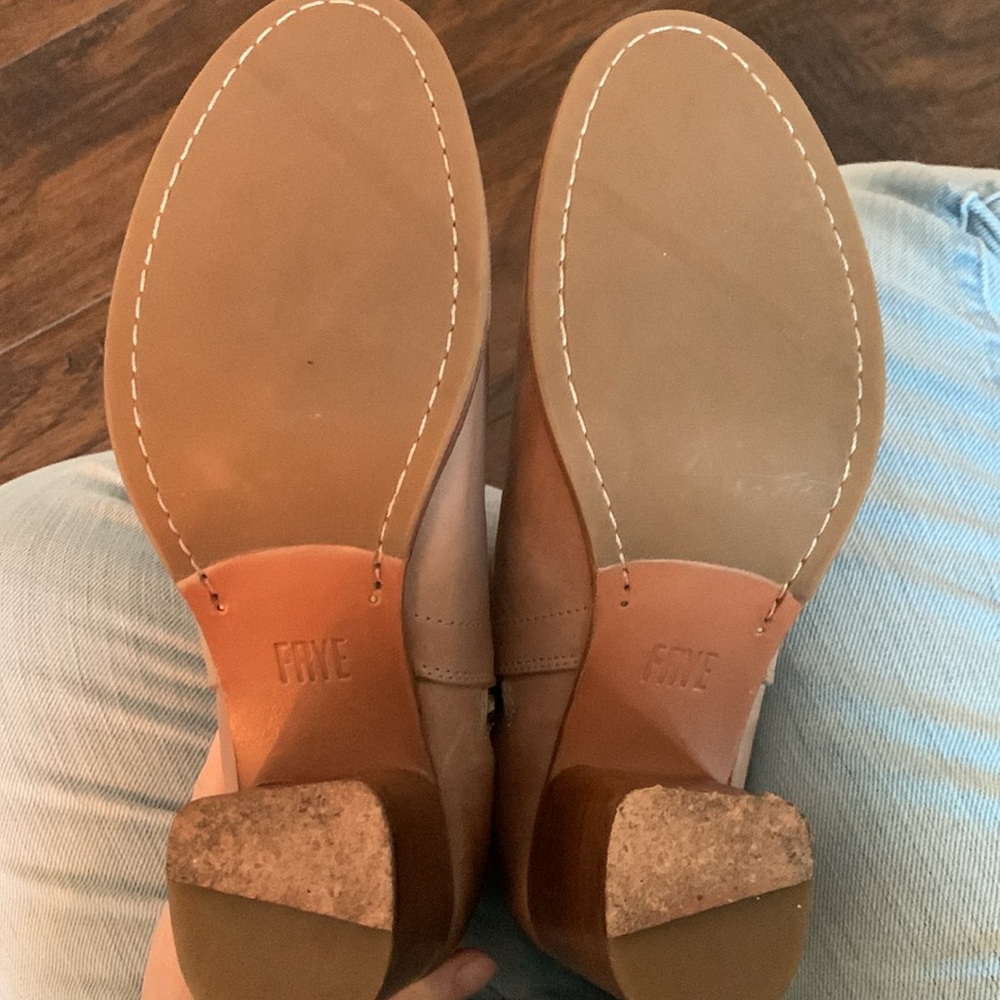 ✨Frye Tan/wood-rose Leather Ankle Boots double zipper - Picture 4 of 8